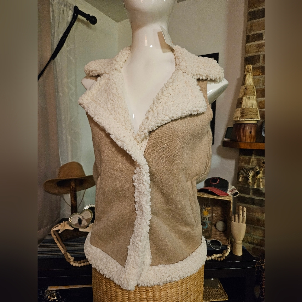 Skies Are Blue Womens Sherpa Lined  Vest Size XS